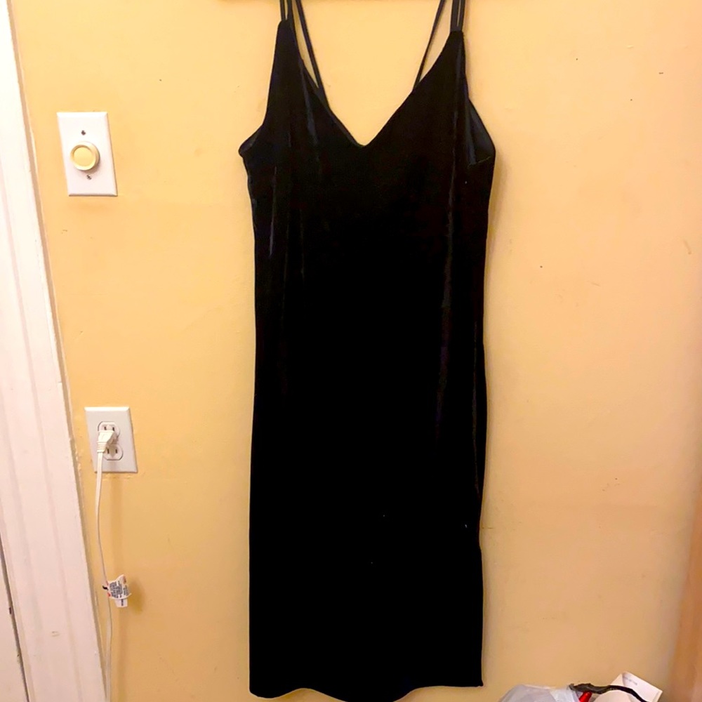 Black velvet slip dress.fits like size 10/12.